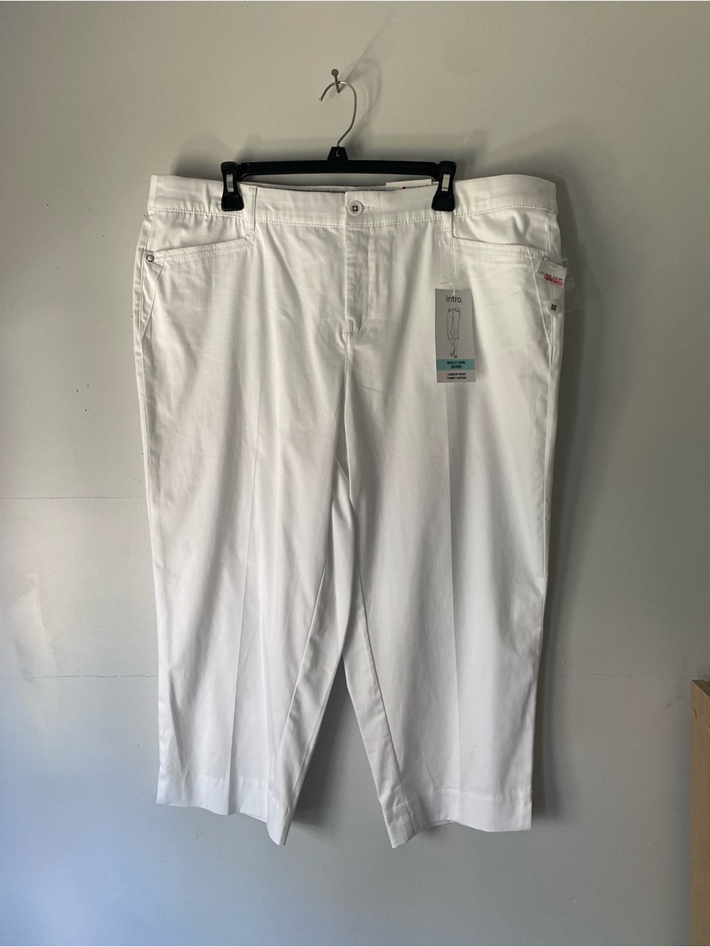 intro. White Molly Capri Satteen Cropped Pants